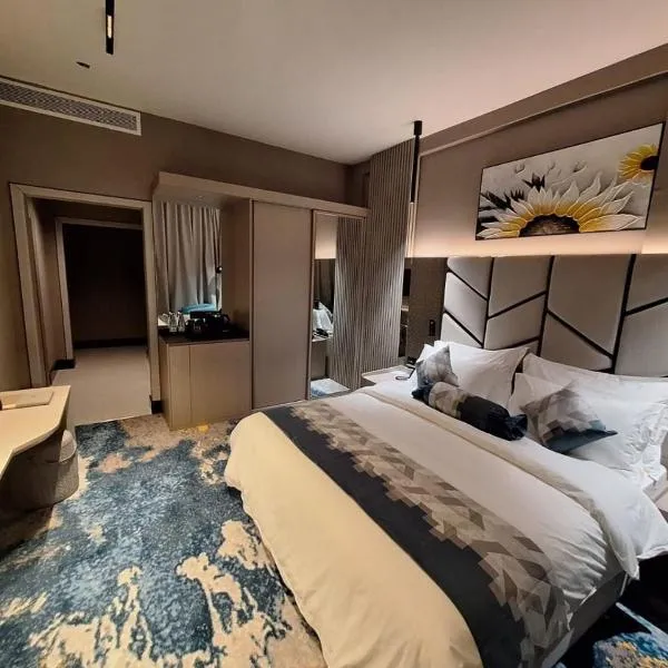 Taj Lives Hotel，位于乌姆莱季的酒店