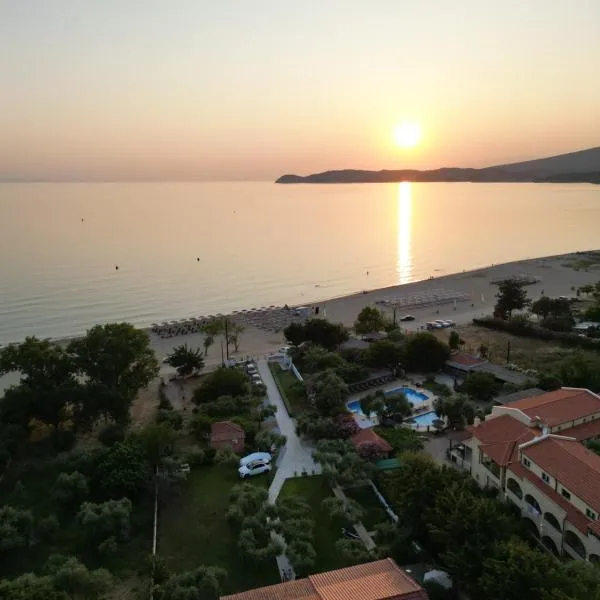 Sissy's Suites San Antonio Beach Potos Thassos，位于波托什的酒店