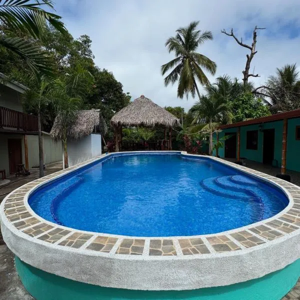 Casa Nova at La Escapadita，位于埃斯泰里略斯的酒店