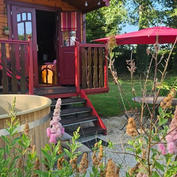 Le Roulottes du Petit Gouffre de Padirac avec Spa，位于帕迪拉克的酒店