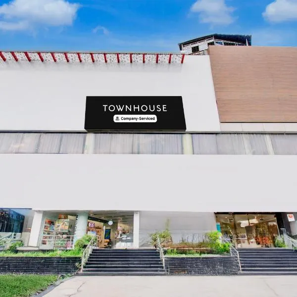 Super Townhouse Kothapet Formerly Surabhi Elite，位于Surūrnagar的酒店
