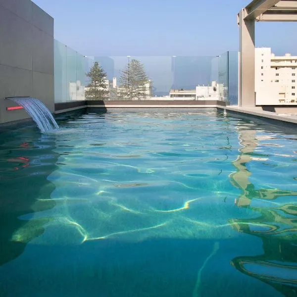 Mercure Larnaca Finikoudes Beach，位于拉纳卡的酒店