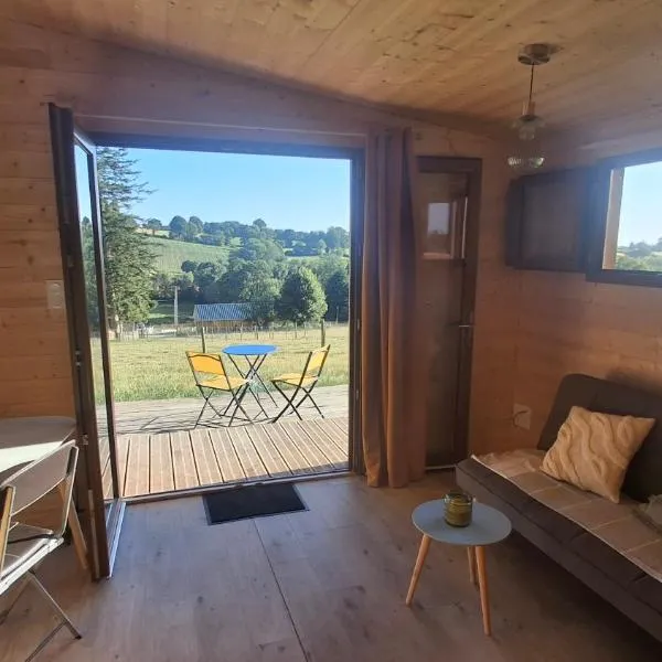 La ferme de beau soleil Gîte et cabanes，位于Saint-Gilles-du-Mené的酒店