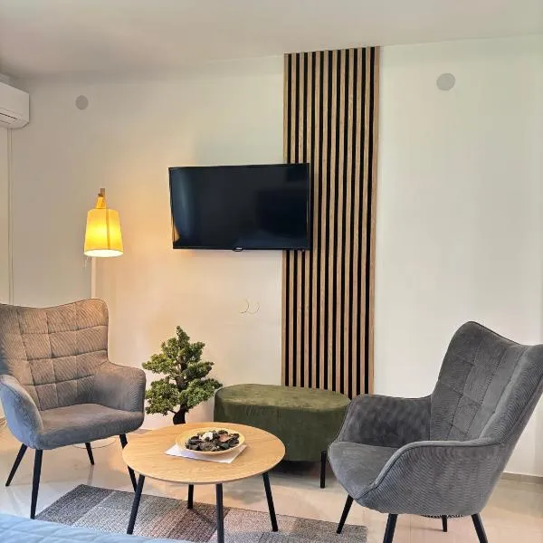 Apartman SONAS with free private parking，位于卡尔洛瓦茨的酒店