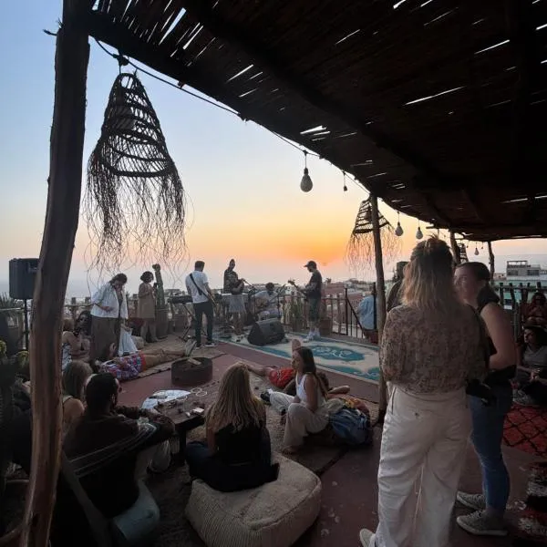 Berber Waves Surf House，位于塔姆拉赫特乌兹达尔的酒店