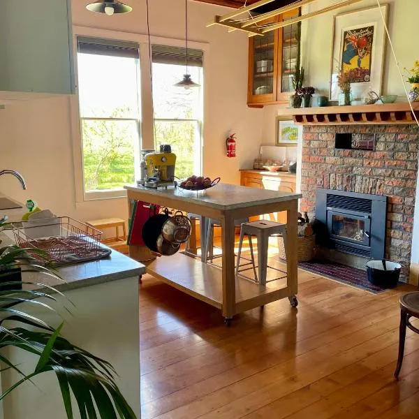 Havelock North Cottage on Organic Orchard，位于北哈夫洛克的酒店