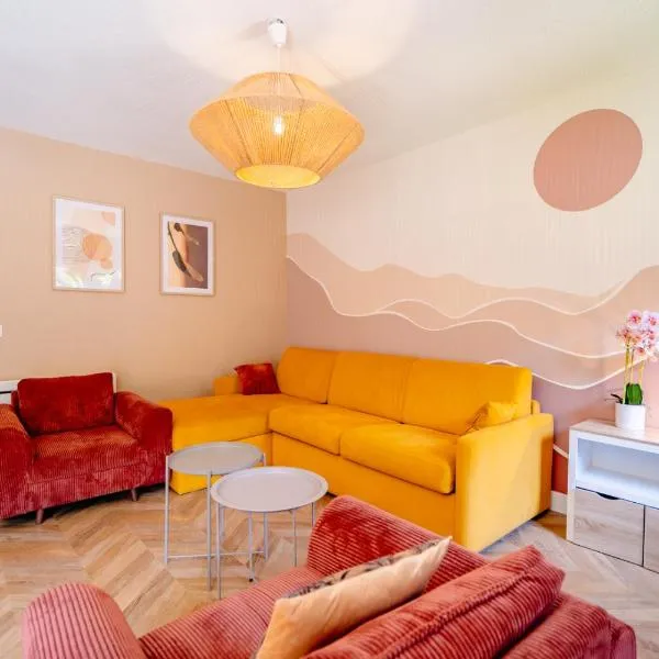 Gite Le Terracotta - Terrasse - 8 couchages - 3 Chambres avec lits King & Queen size, lits superposés pour enfants，位于圣若斯的酒店