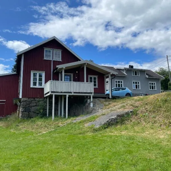 Barn apartment with beautiful view! 60 m2，位于阿伦达尔的酒店