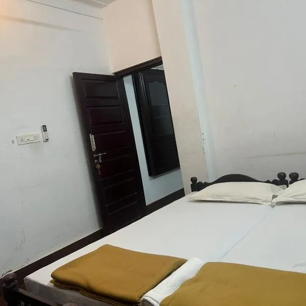 Krishna Gopuram Lodge，位于古鲁瓦尤尔的酒店
