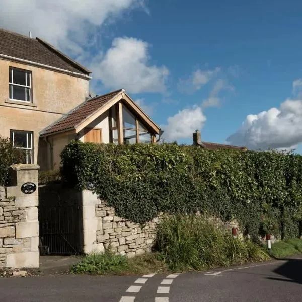 Clematis Cottage - Idyllic Village close to Bath，位于Freshford的酒店