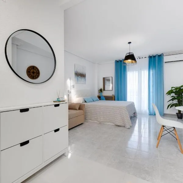 Beautiful Studio Del Cura Beach，位于托雷维耶哈的酒店