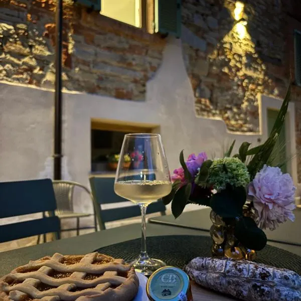 Cascina Barbei，位于Camerana 的酒店