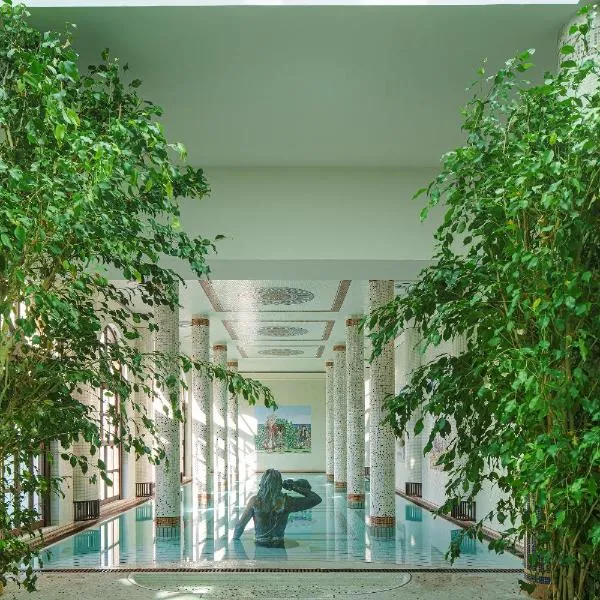 Palazzo Manzi Terme & Spa，位于卡萨米乔拉泰尔梅的酒店