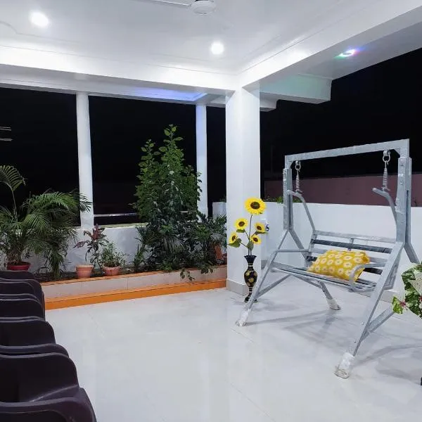 Anand Nivas Homestay 10 Mins from Mandir，位于德奥加尔的酒店