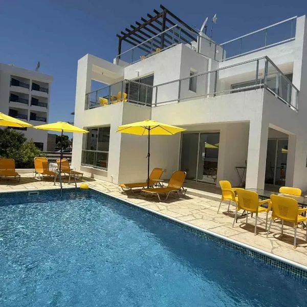 Villa Mulberry Retreat 0,5Km From Everything，位于珊瑚湾的酒店