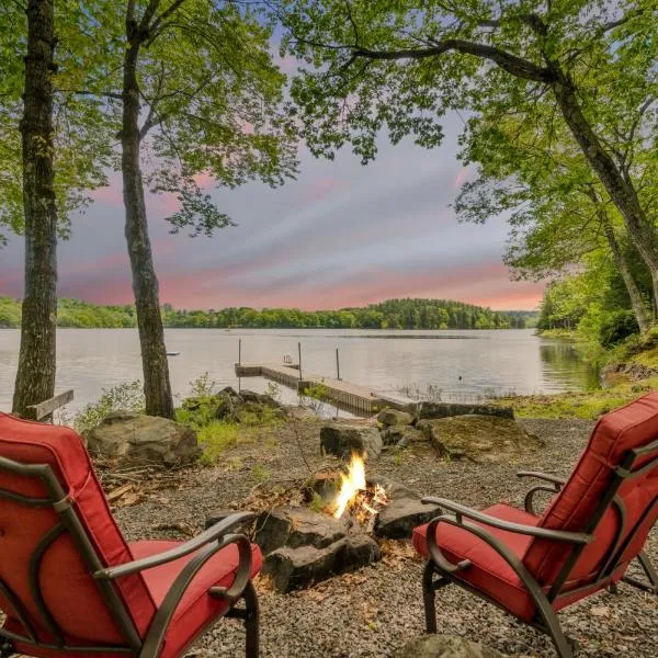 Your Trail's End in Maine，位于Wayne的酒店