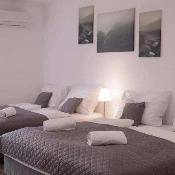 MIRA apartments，位于布拉格的酒店