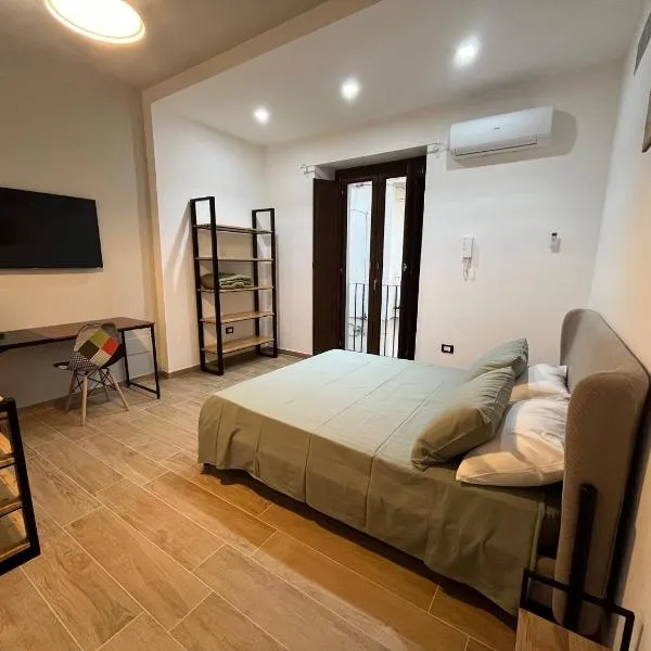 L'Angolo di Piazza Mercato，位于Spezzano Albanese的酒店