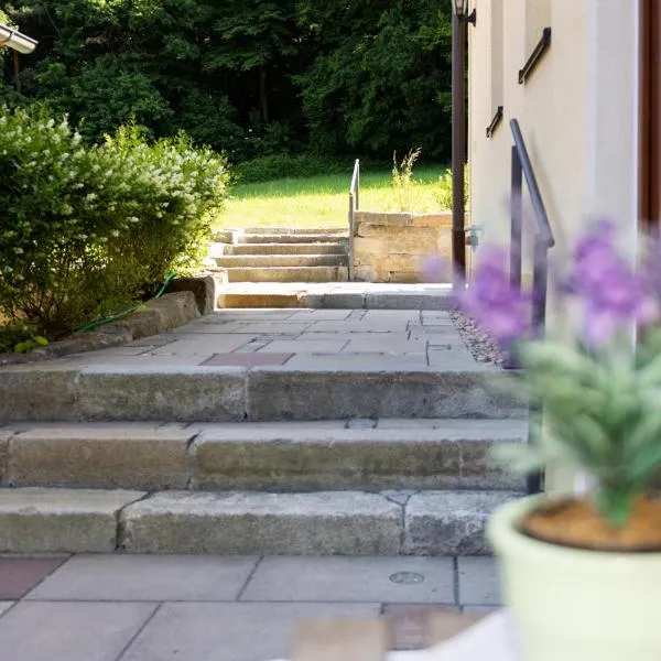 Landgut Seebühne Steigerwald - Guesthouse,位于Vestenbergsgreuth的酒店