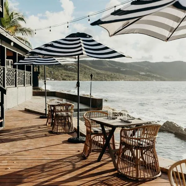 The Waves at Cane Bay，位于Kingshill的酒店