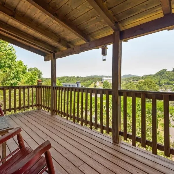 Location Smokies Log Cabin Hot Tub Fireplace，位于鸽子谷的酒店