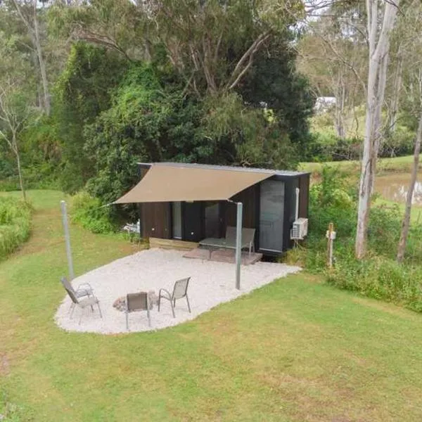 Hill Creek Tiny House 4 by Tiny Away，位于Perwillowen的酒店