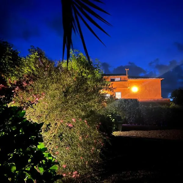 A Casa Amarela，位于卡佩拉什的酒店