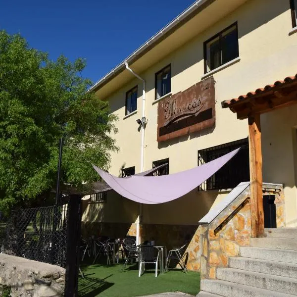 Hotel Rural Marcos，位于Pinilla del Valle的酒店
