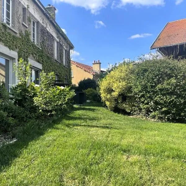Le Clos des Fontenis 15p Spa Famille Nature,位于Sault-Saint-Rémy的酒店