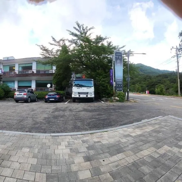 오색약수온천모텔 Osaek Hot Spring Motel，位于襄阳郡的酒店