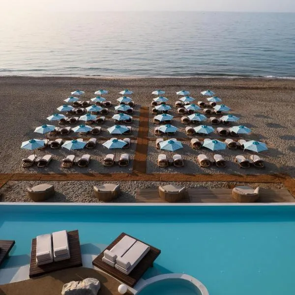 Uzenie All Suites Boutique Resort，位于阿德里安诺斯坎波斯的酒店