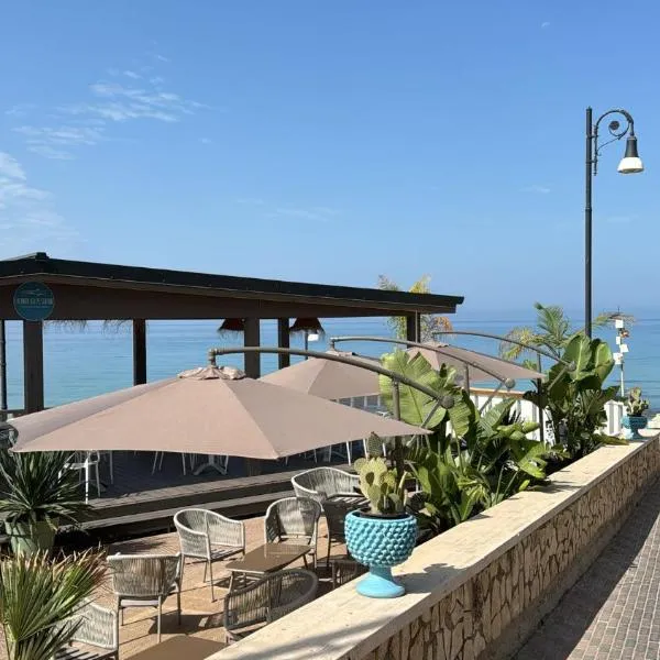 Paguro Beach Hotel，位于锡库利亚纳马里纳的酒店