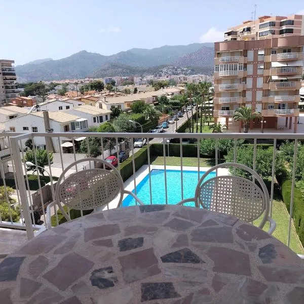 Apartamento en Benicasim, El Torreón, parking, entrada autónoma，位于贝尼卡西姆的酒店