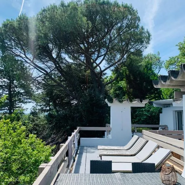 Casa mARTa : Suites, terrasses et vue panoramique，位于罗纳河畔的图尔农的酒店