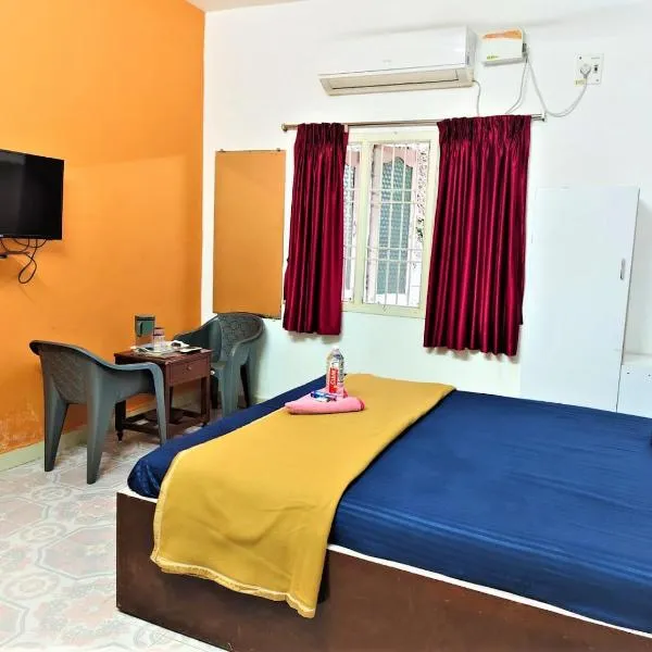 KK Beach View Residency，位于蓬蒂切里的酒店