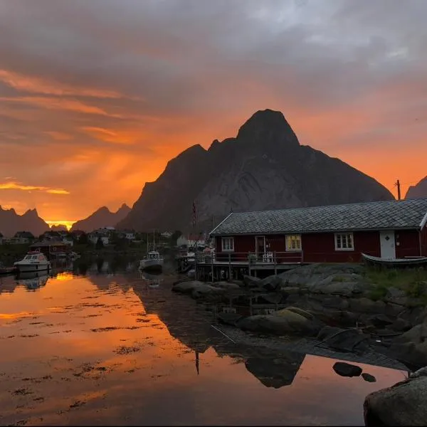 Arctic Fishermans Lodge- SAUNA included，位于莫斯克内斯的酒店