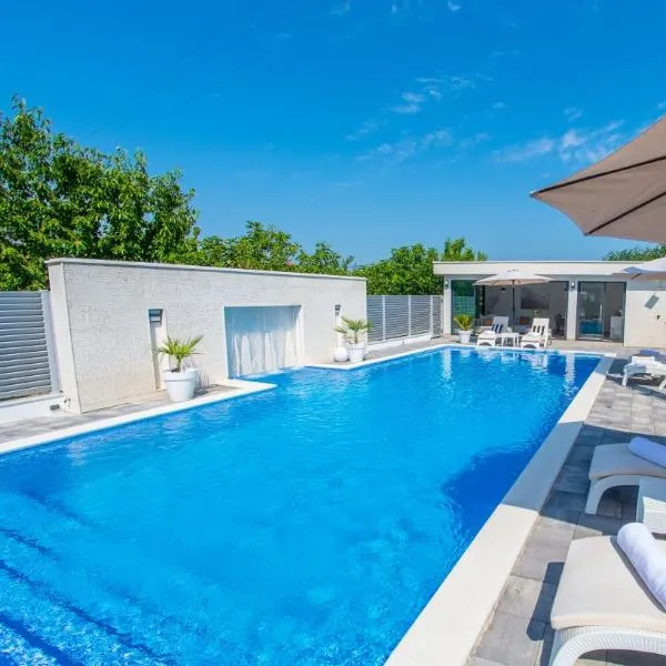 Villa Dar Počitelj，位于查普利纳的酒店