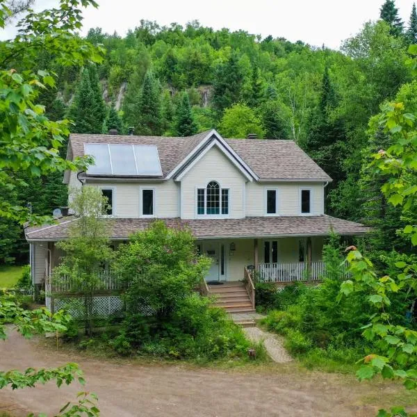 Gîte Crystal Inn，位于蒙特朗布朗的酒店