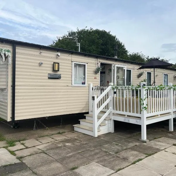 KPC-HELLYEAH caravan，位于Humberston的酒店