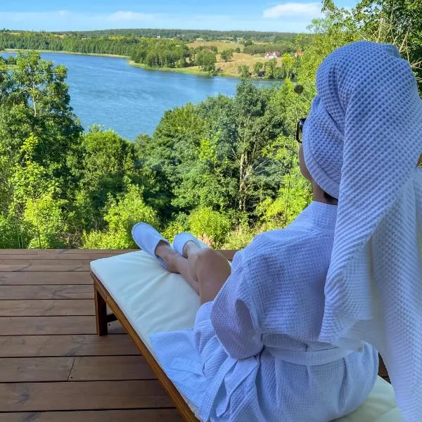 Zloty, a Skromny - ogrodzony domek z jacuzzi i widokiem na jezioro，位于古日诺的酒店