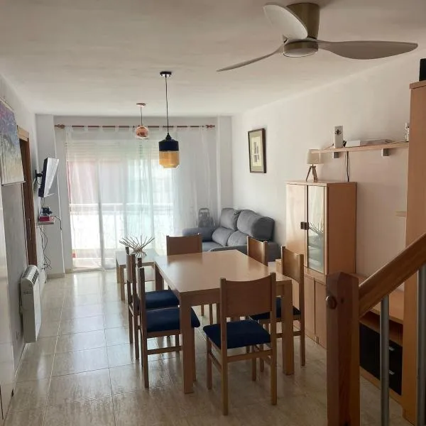 Medeea's Spanish Sunny Escape，位于比纳罗斯的酒店
