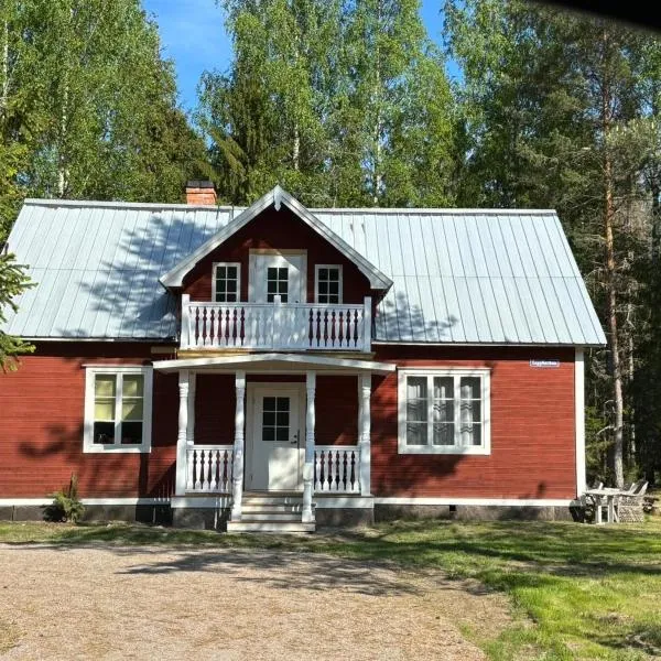 The Red House，位于Ekshard的酒店
