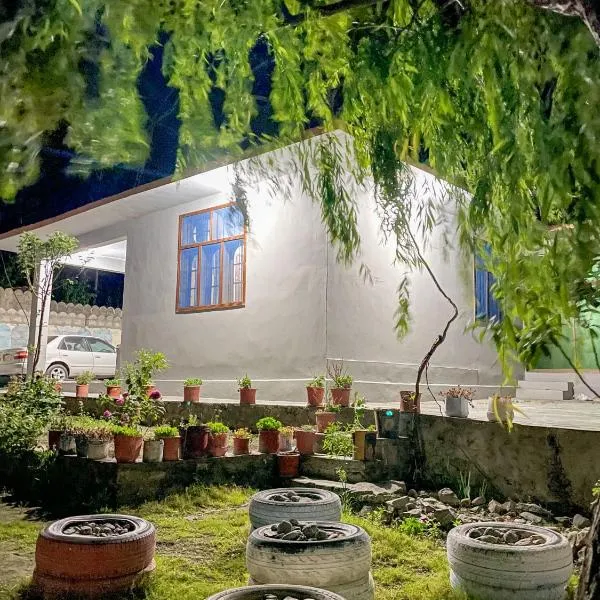 Mountain Dale Guest House，位于吉尔吉特的酒店