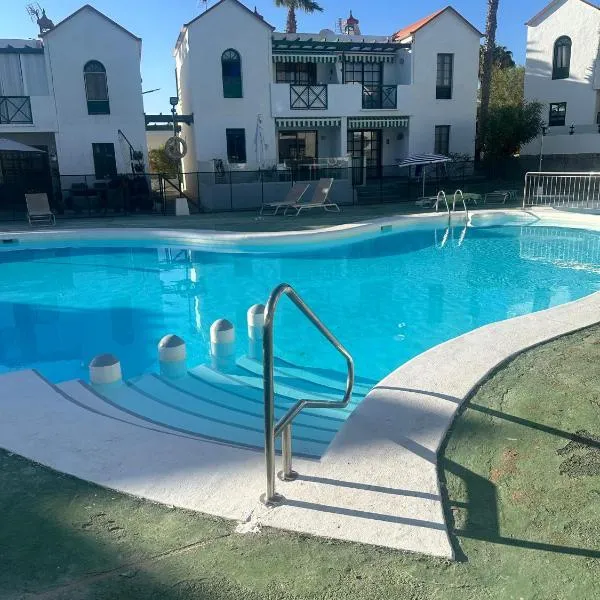 TUNERAS SUNSET Puerto Rico Apartment，位于莫甘的酒店