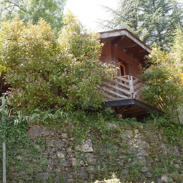 le refuge des pots rouges，位于Moulès-et-Baucels的酒店
