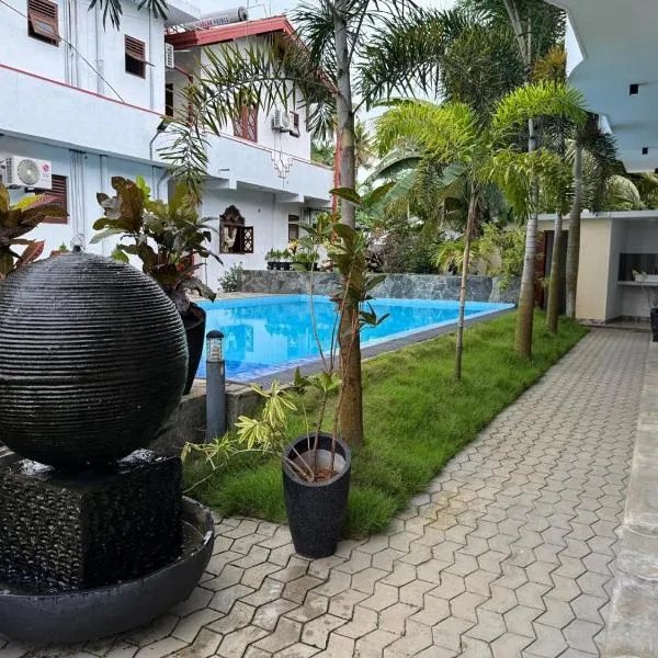 White Elephant Villa & Restaurant，位于贝鲁沃勒的酒店