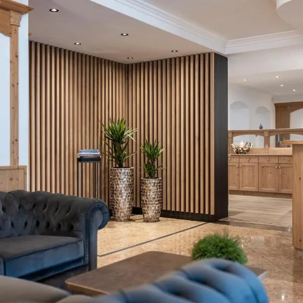 Giardin Boutique Hotel B&B，位于塞尔瓦迪加尔代纳山谷的酒店