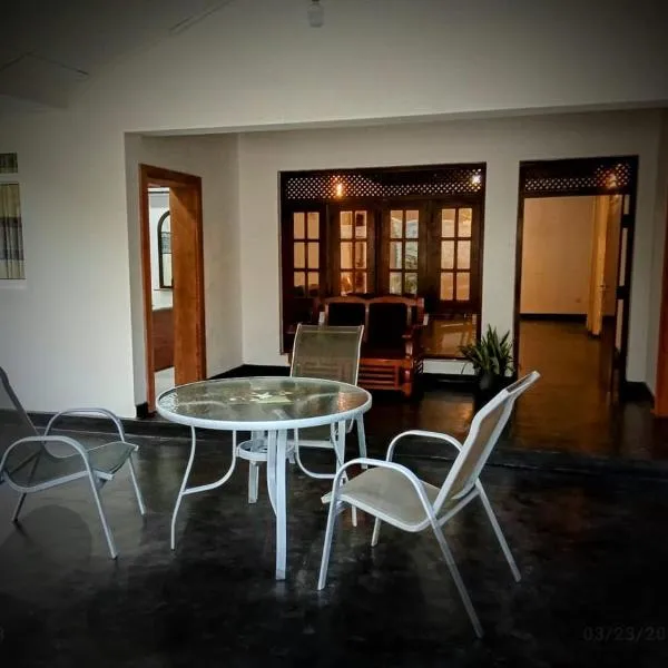 Solace Transit Villa，位于卡图纳耶克的酒店