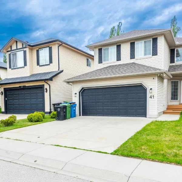 Valley Villa Spacious 5BD Getaway! Sleep 12, 1hr to Banff, 40 Mins Canmore, 5 mins to WinSport & Olympic park，位于卡尔加里的酒店