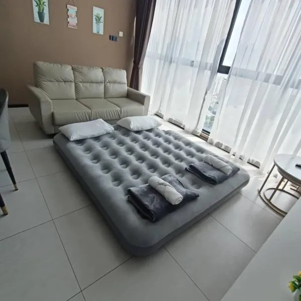 URBAN SUITES JSW STUDIO 3 ROOMS COMMERCIAL CONDO，位于日落洞的酒店